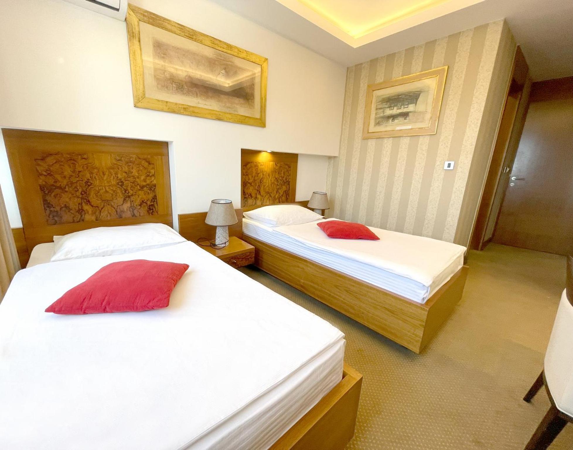 Hotel Exclusive Sarajevo Bagian luar foto